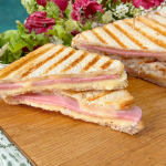 SANDWICH DE JAMON Y QUESO